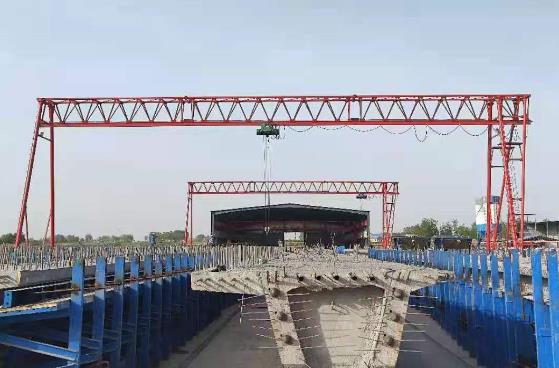 如何防止雨天MHGY10噸上包下花葫蘆龍門打滑。